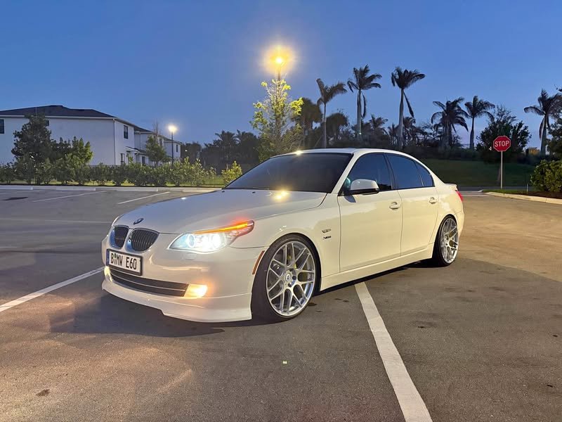 2010 BMW 5 Series - 535i xDrive Sedan 4D