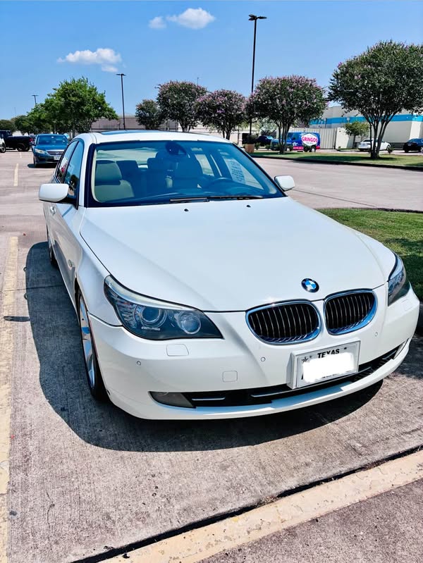 2010 BMW 5 Series - 535i Sedan 4D