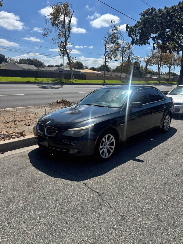 2010 BMW 5 Series - 535i xDrive Sedan 4D