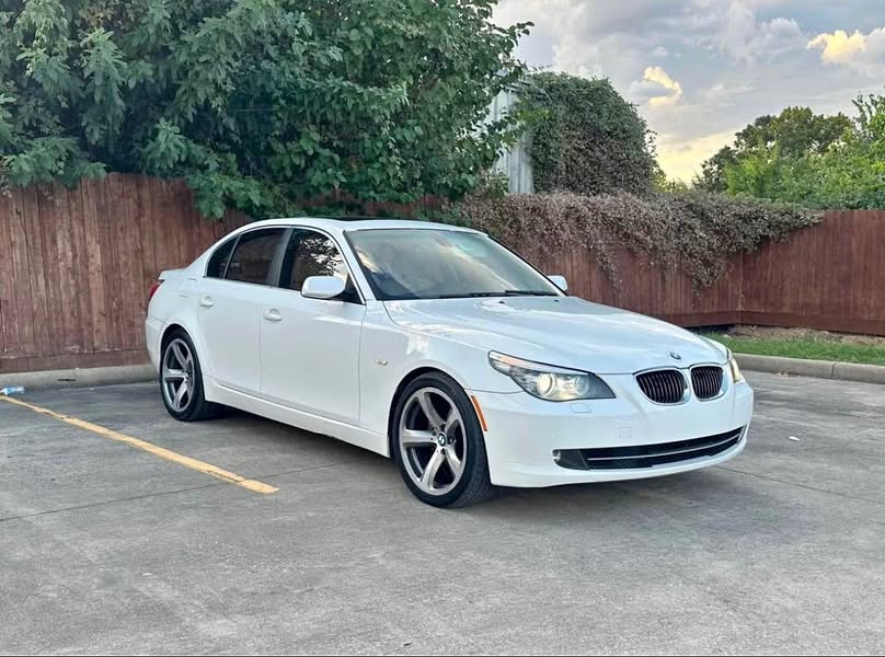 2009 BMW 5 Series - 528i Sedan 4D