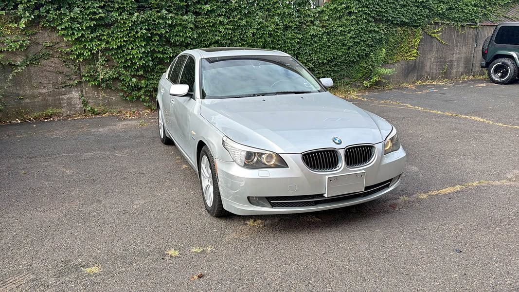 2009 BMW 5 Series - 528i Sedan 4D