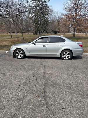 2008 BMW 5 Series - 528xi Sedan 4D