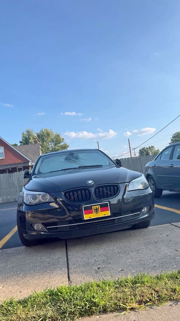 2010 BMW 5 Series - 528i Sedan 4D