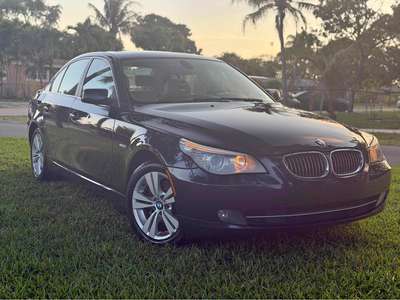 2010 BMW 5 Series - 525xi Sedan 4D