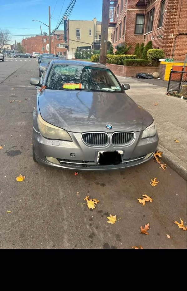 2008 BMW 5 Series - 528xi Sedan 4D