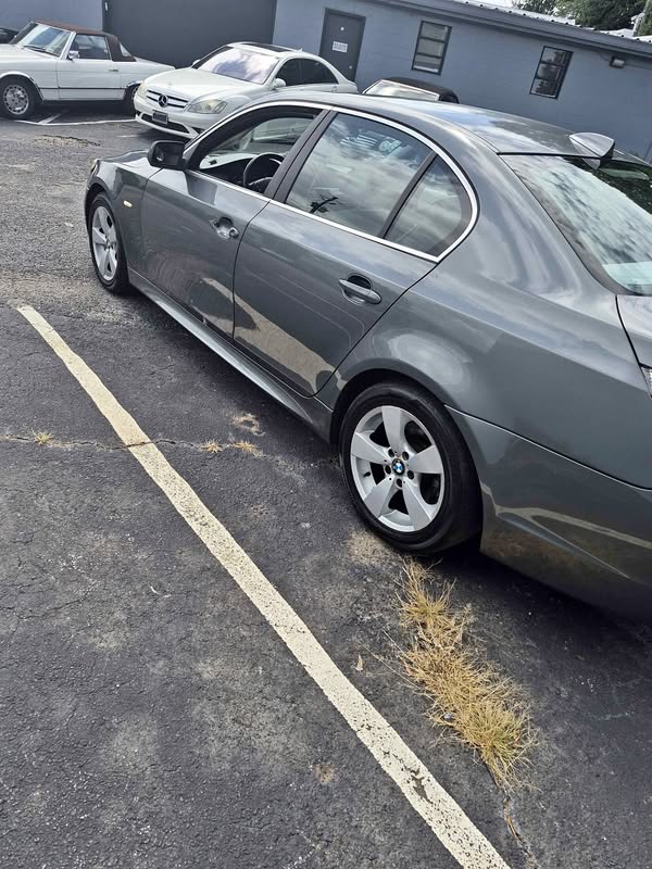 2006 BMW 5 Series - 530xi Sedan 4D