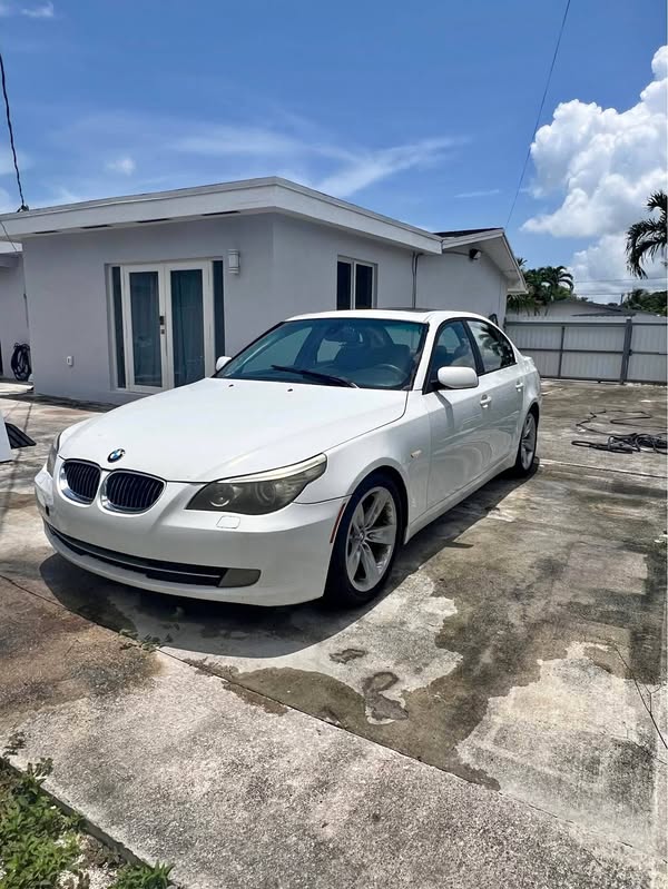 2008 BMW 5 Series - 528i Sedan 4D