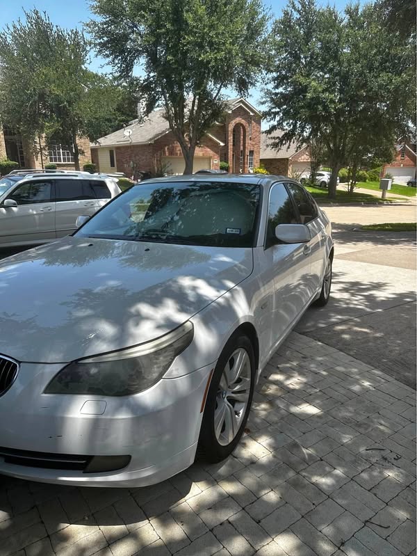 2010 BMW 5 Series - 528i Sedan 4D