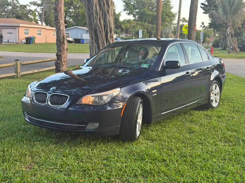 2010 BMW 5 Series - 528i xDrive Sedan 4D