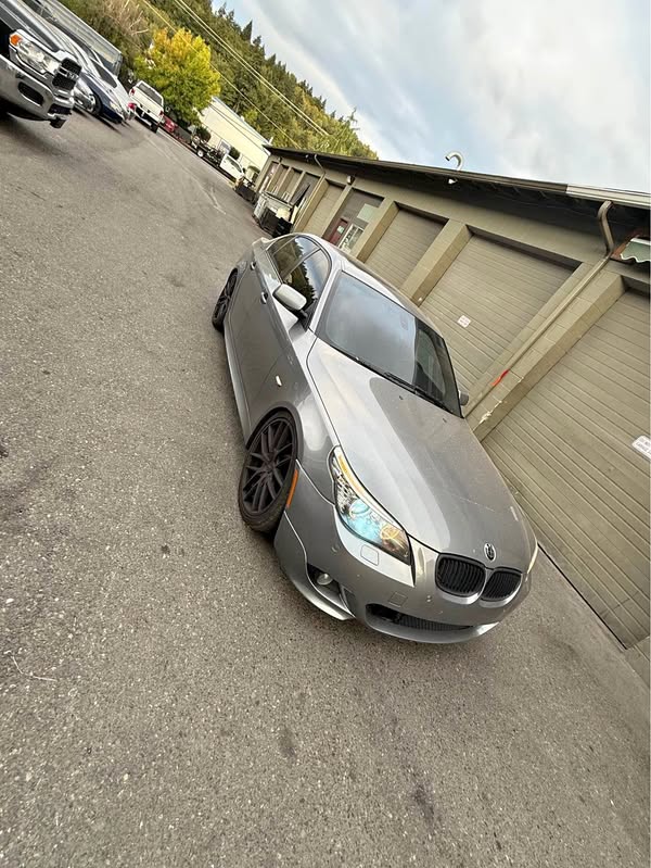 2010 BMW 5 Series - 550i Sedan 4D