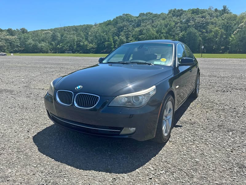 2010 BMW 5 Series - 528i xDrive Sedan 4D