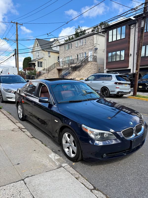 2007 BMW 5 Series - 528xi Sedan 4D