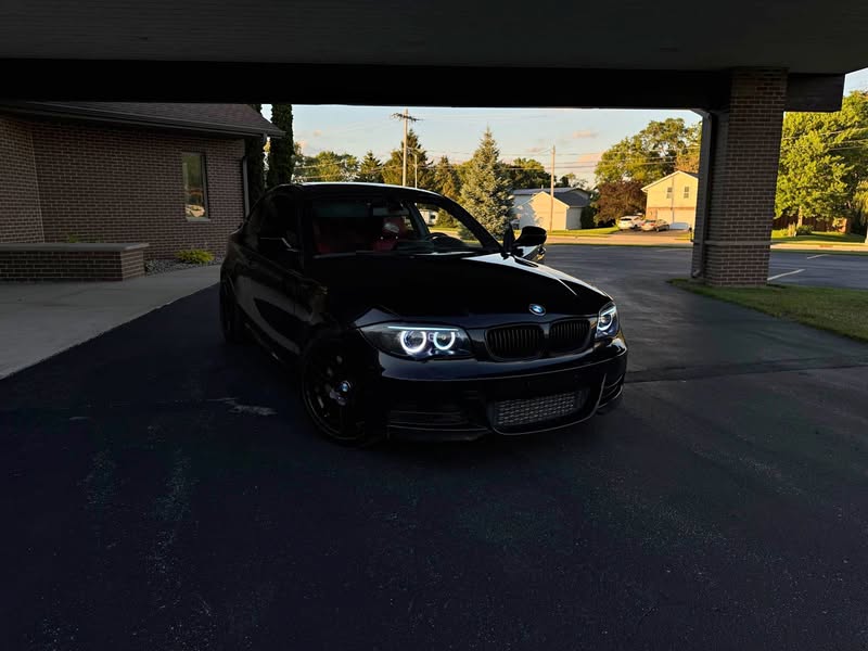 2011 BMW 1 Series - 135is Coupe 2D