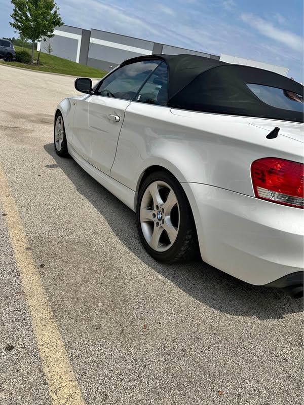 2011 BMW 1 Series - 135is Convertible 2D