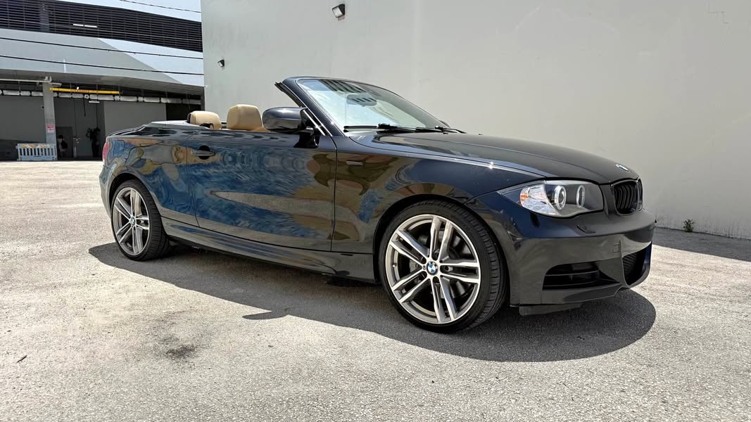 2011 BMW 1 Series - 135i Convertible 2D