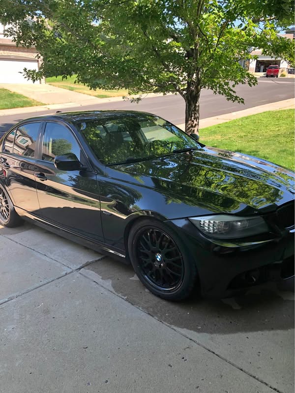 2011 BMW 3 Series - 335i xDrive Sedan 4D