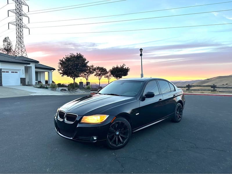 2011 BMW 3 Series - 328i Sedan 4D