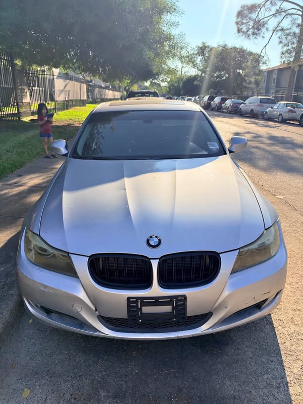2011 BMW 3 Series - 318i Sedan 4D