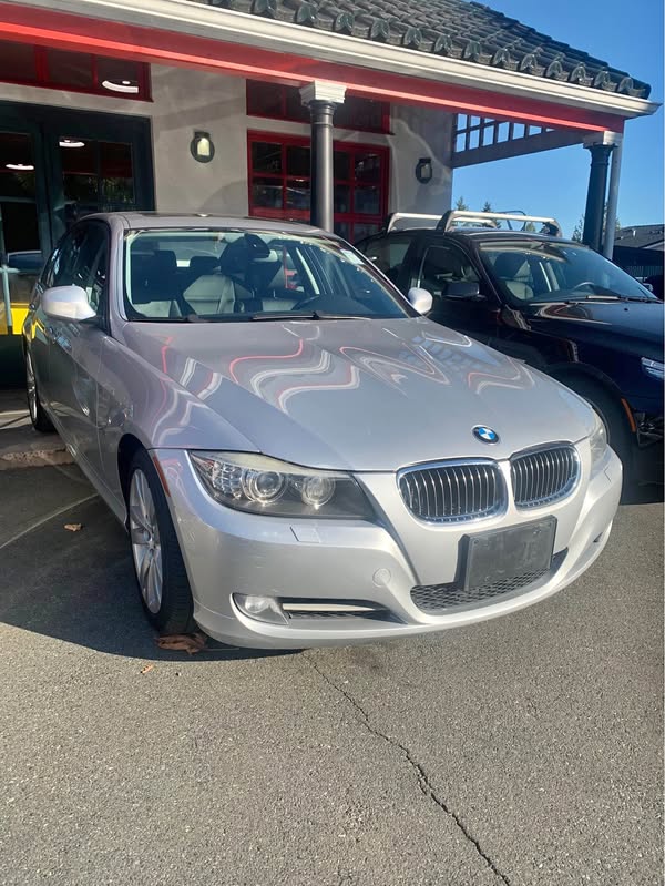 2009 BMW 3 Series - 335i xDrive Sedan 4D