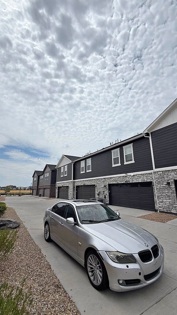 2011 BMW 3 Series - 328i xDrive Sedan 4D