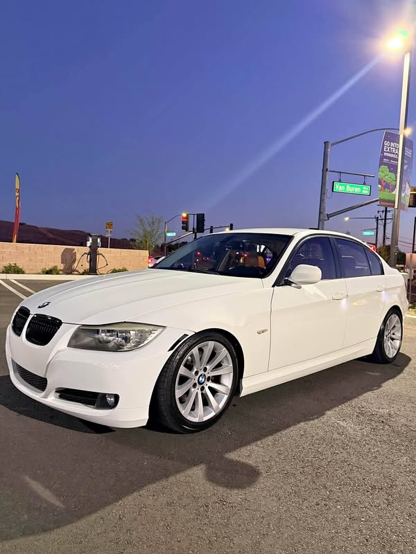 2011 BMW 3 Series - 328i Sedan 4D