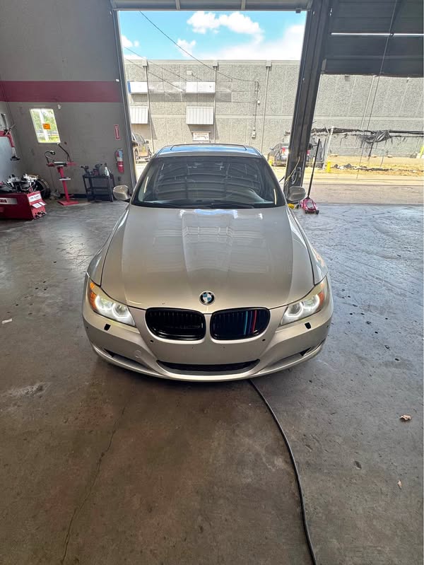 2011 BMW 3 Series - 328i xDrive Sedan 4D