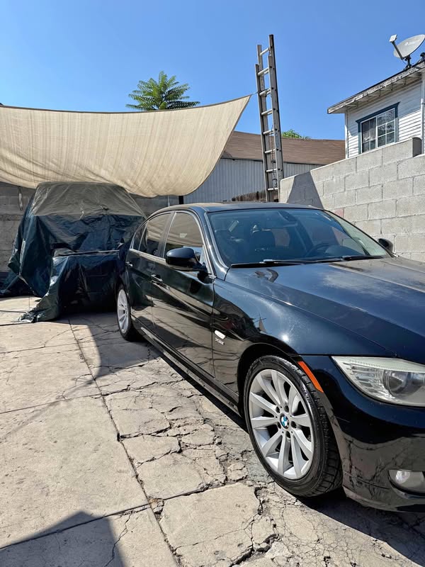 2011 BMW 3 Series - 328i xDrive Sedan 4D