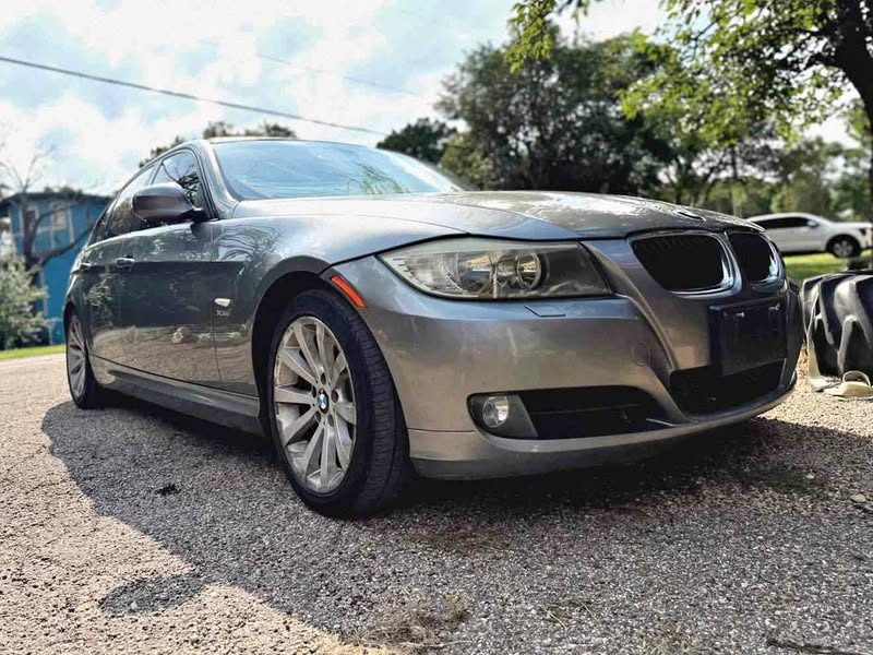 2011 BMW 3 Series - 328i xDrive Sedan 4D