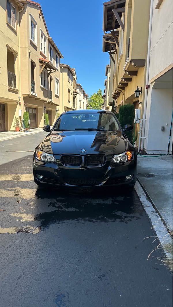 2011 BMW 3 Series - 328i Sedan 4D