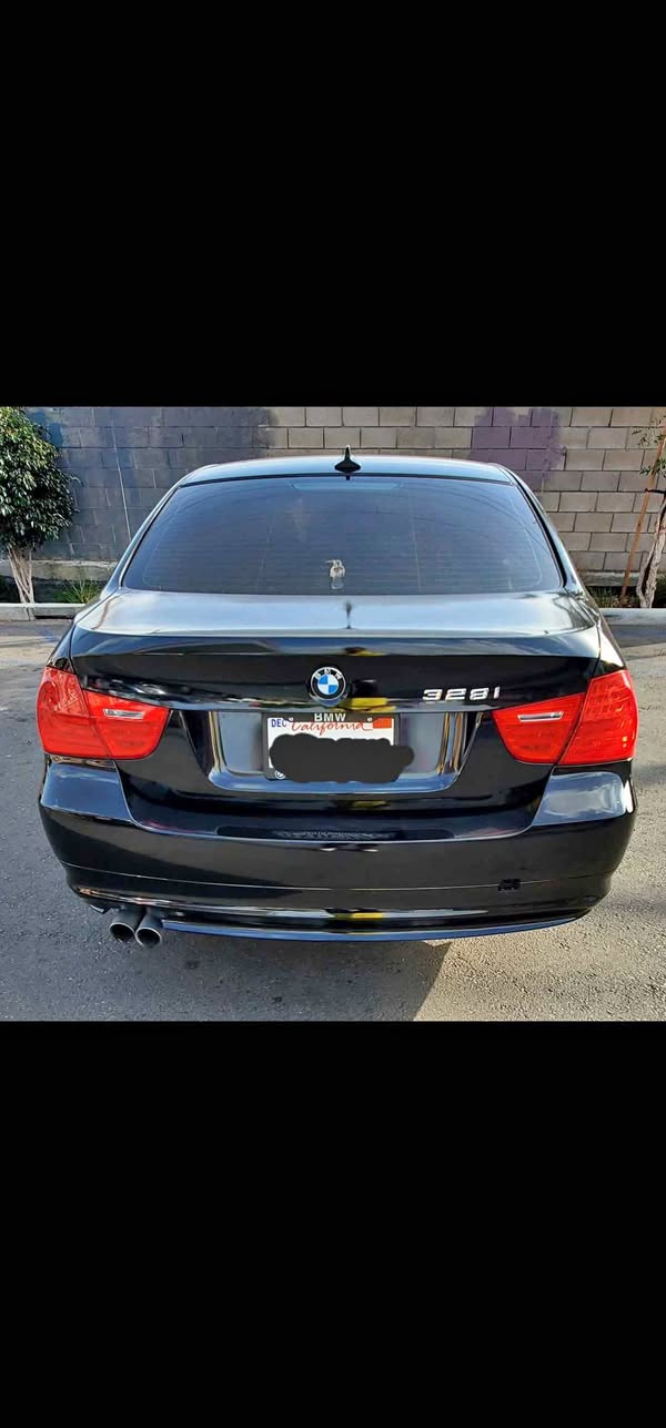 2011 BMW 3 Series - 328i Sedan 4D
