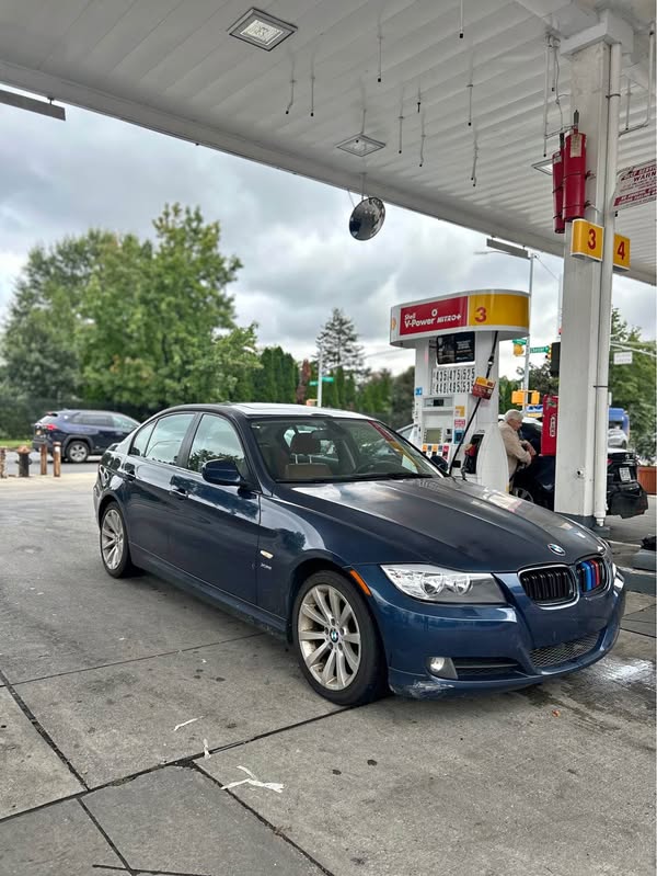 2011 BMW 3 Series - 328i xDrive Sedan 4D