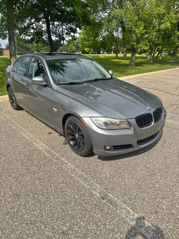 2011 BMW 3 Series - 328i xDrive Sedan 4D