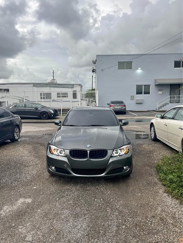 2011 BMW 3 Series - 328i Sedan 4D