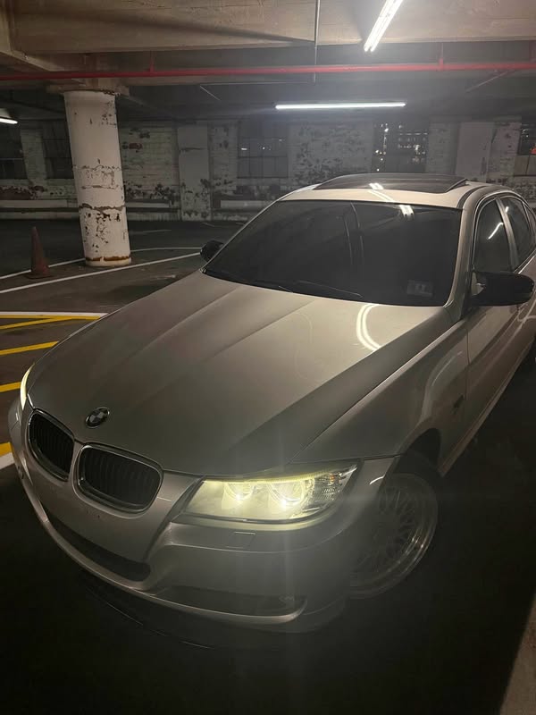 2010 BMW 3 Series - 328i xDrive Sedan 4D