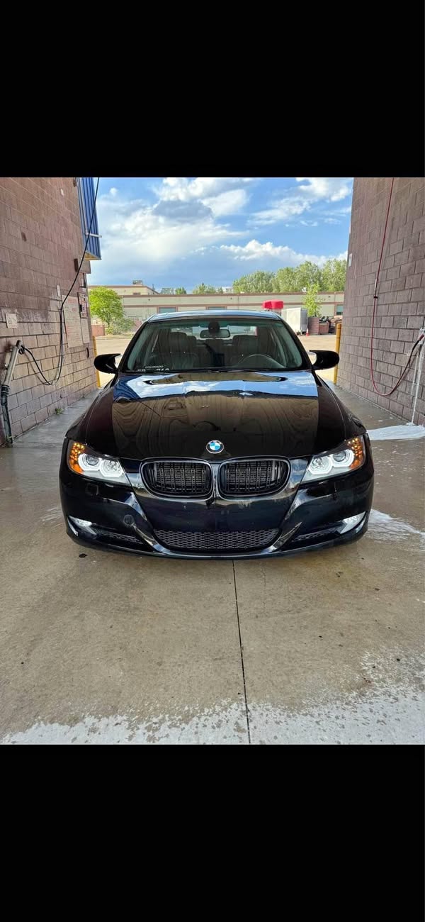2011 BMW 3 Series - 328i xDrive Sedan 4D