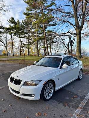 2011 BMW 3 Series - 328i xDrive Sedan 4D