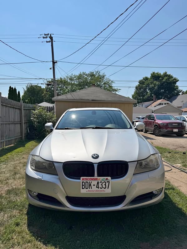 2010 BMW 3 Series - 328i xDrive Sedan 4D