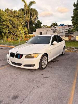 2011 BMW 3 Series - 318i Sedan 4D