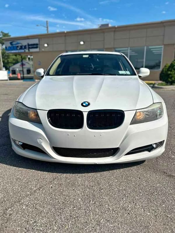2011 BMW 3 Series - 328i Sedan 4D