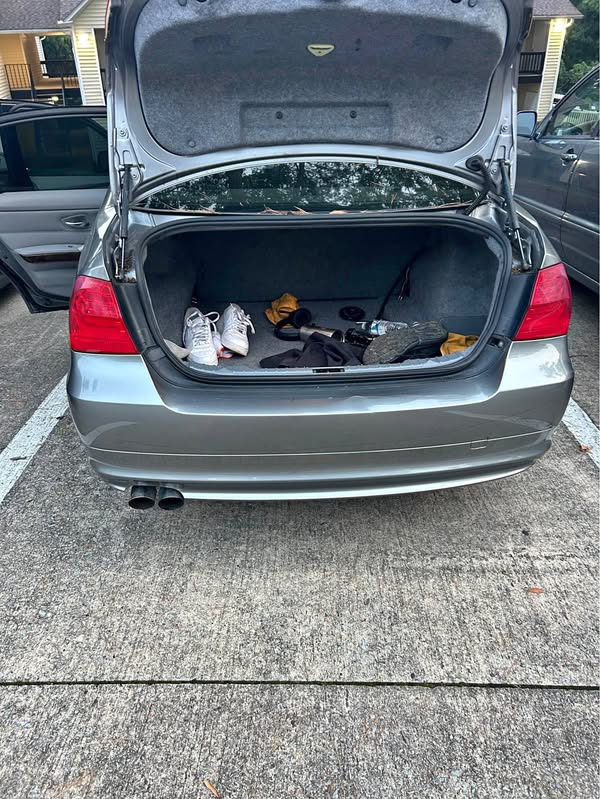 2009 BMW 3 Series - 318i Sedan 4D