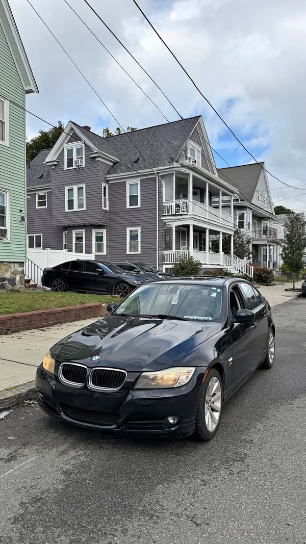 2011 BMW 3 Series - 328i Sedan 4D