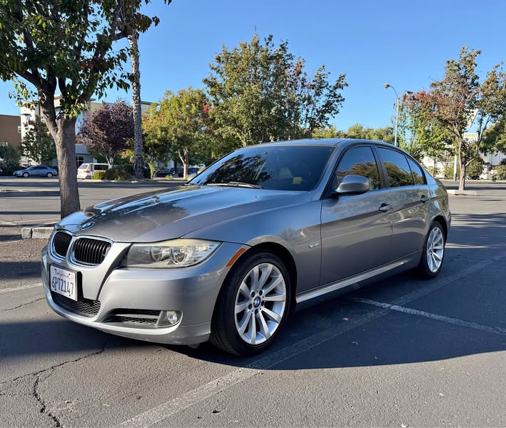 2011 BMW 3 Series - 328i Sedan 4D