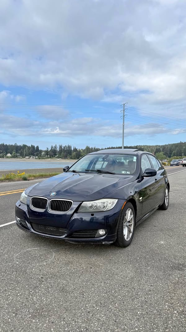 2010 BMW 3 Series - 328i xDrive Sedan 4D