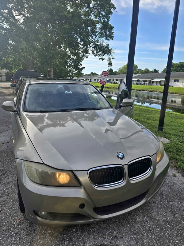 2011 BMW 3 Series - 328i Sedan 4D