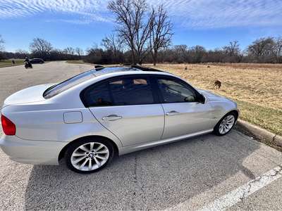 2011 BMW 3 Series - 328i xDrive Sedan 4D