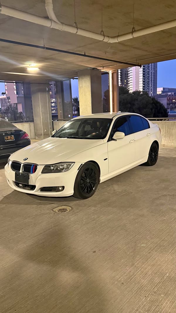 2011 BMW 3 Series - 328i Sedan 4D