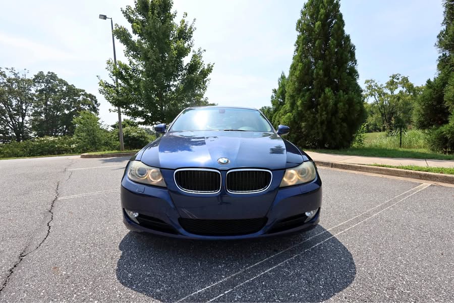 2011 BMW 3 Series - 328i xDrive Sedan 4D