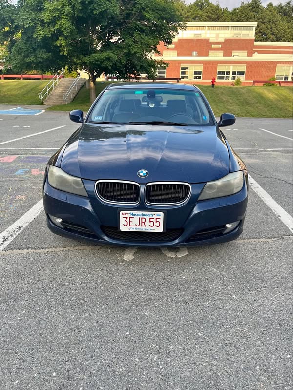 2011 BMW 3 Series - 328i xDrive Sedan 4D