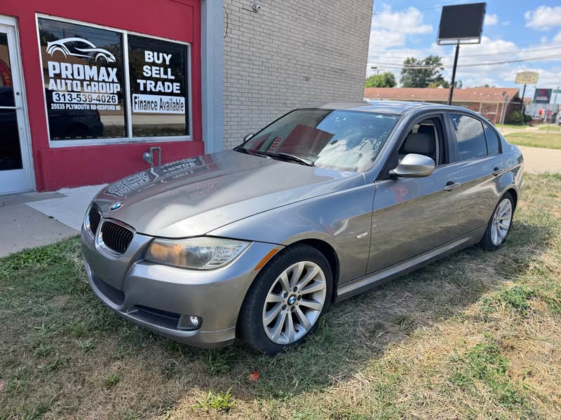 2011 BMW 3 Series - 318i Sedan 4D