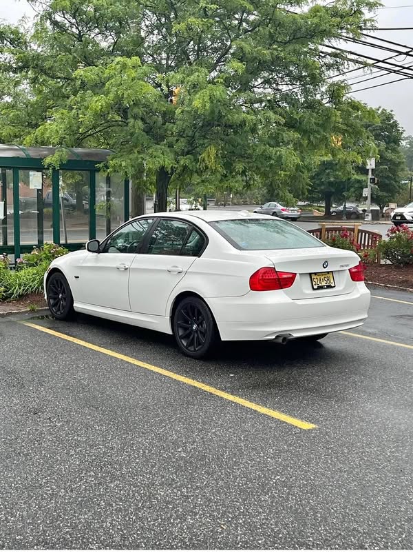 2011 BMW 3 Series - 328i Sedan 4D